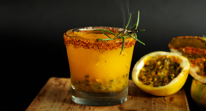 Mocktail de maracuyá y Koral Kombucha